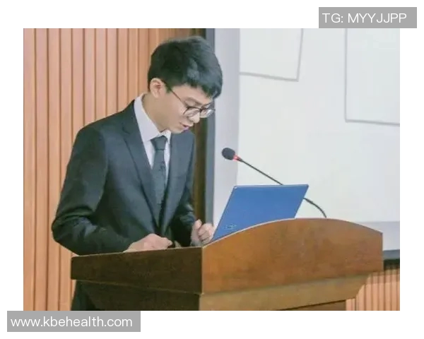 刘铮的成长之路:从青涩少年到职场精英的蜕变与奋斗故事